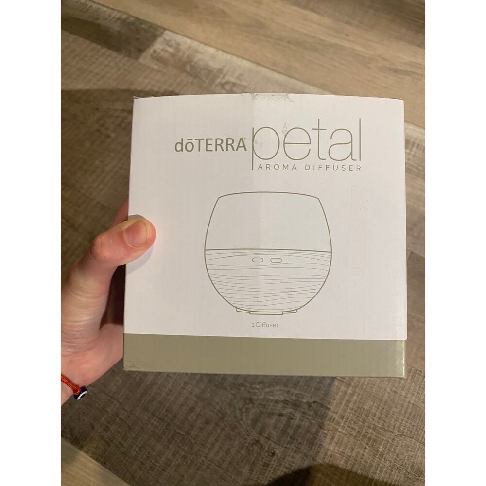 doTERRA Petal Essential Oil Diffuser White Aroma Device